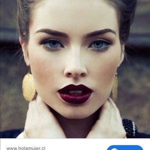 Meet your Posher, Edith